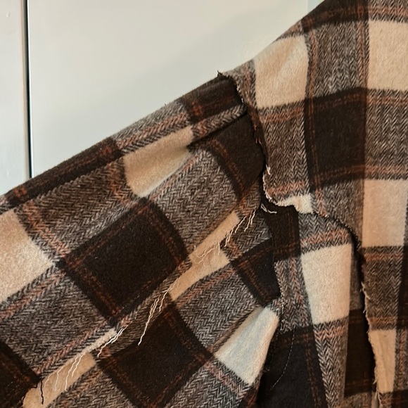 POL | Dolman Sleeve Checkered Utility Jacket in Brown and Cream - Picture 12 of 13